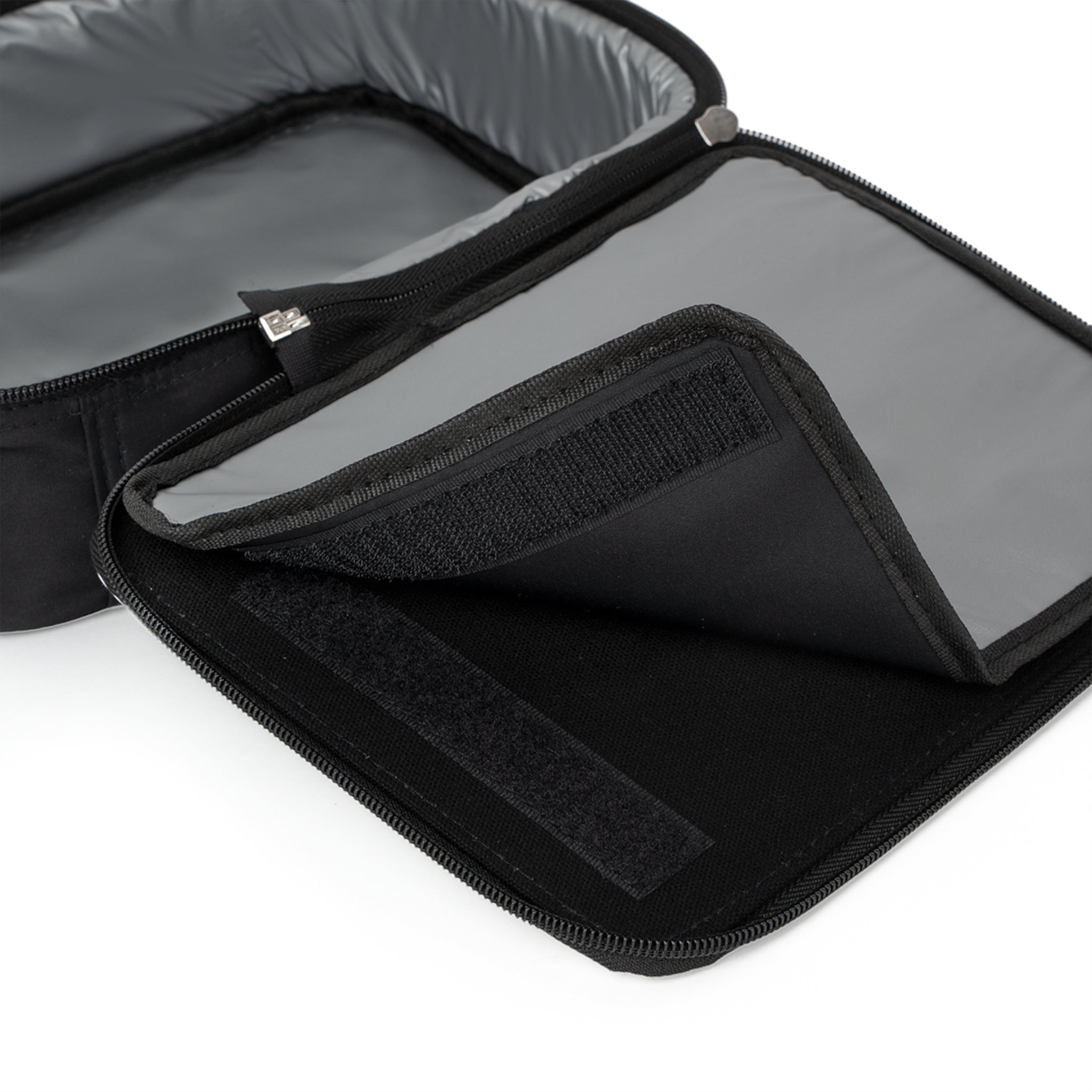 XEMORIX XMRX-033 Signature Travel Case — White & Black Edition